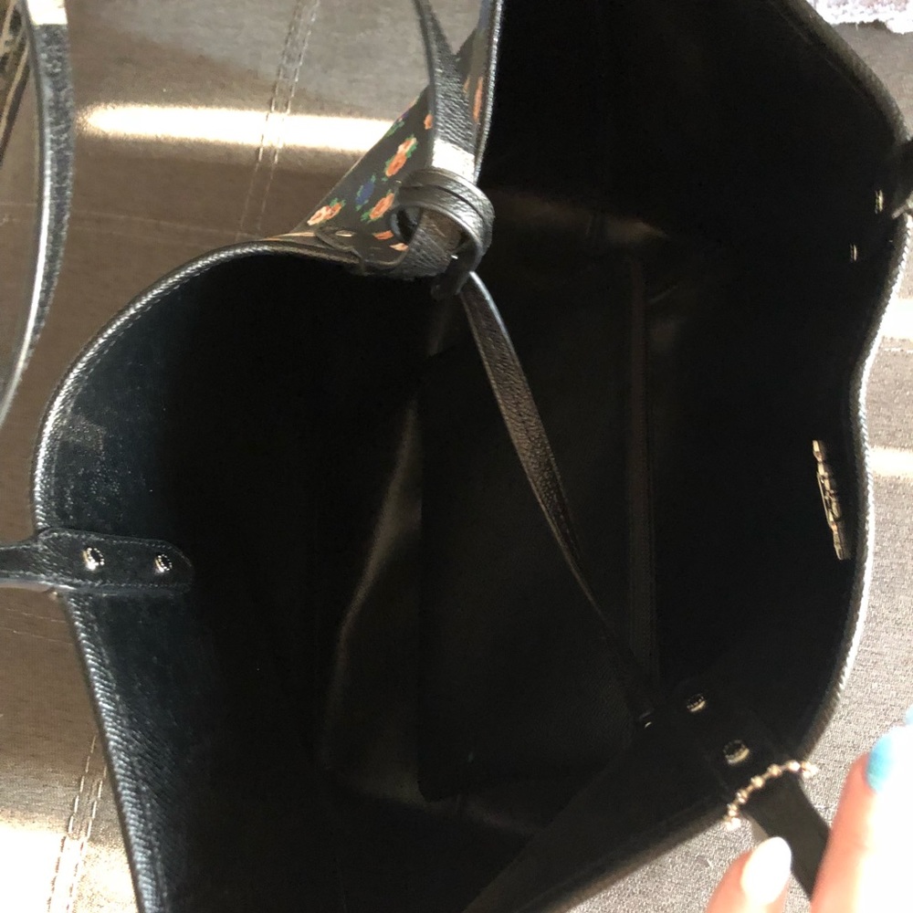 Beautiful Coach Purse - Picture 5 of 8